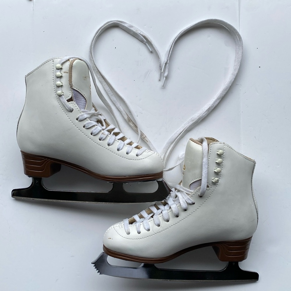 Jackson Artiste figure skates with Mark IV blades ⛸️